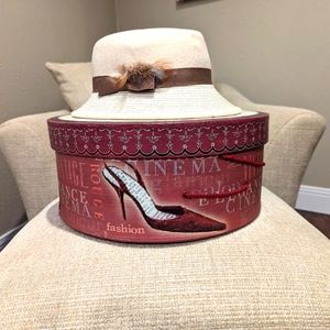 HAT Alex California Felt Cream with Brown Ribbon and Feather Detail NEW